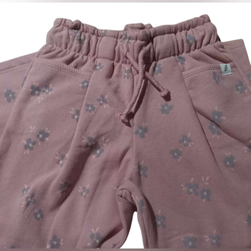 Little Girls NWOT Bundle Of 3 - Hoodie, Graphic Tee, & Sweatpants - Picture 5 of 7